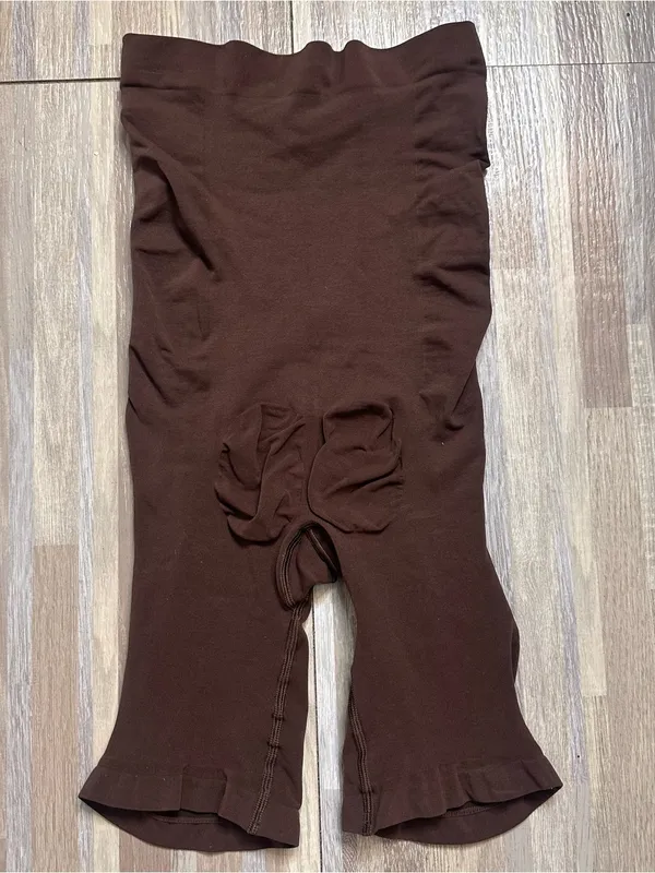 SKIMS Brown High-Waist Shapewear Bike Shorts - Image 4