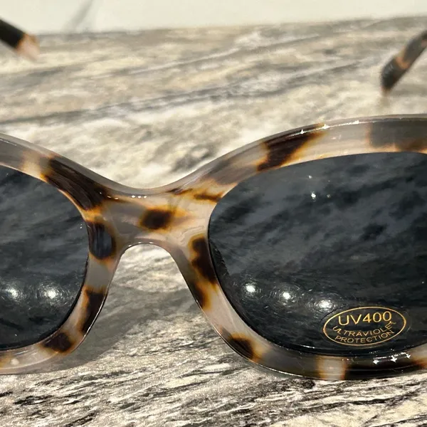 Tortoise Shell Sunglasses Brown - Image 6