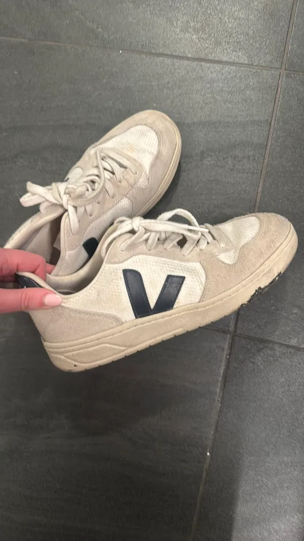 VEJA Sneakers - Image 3