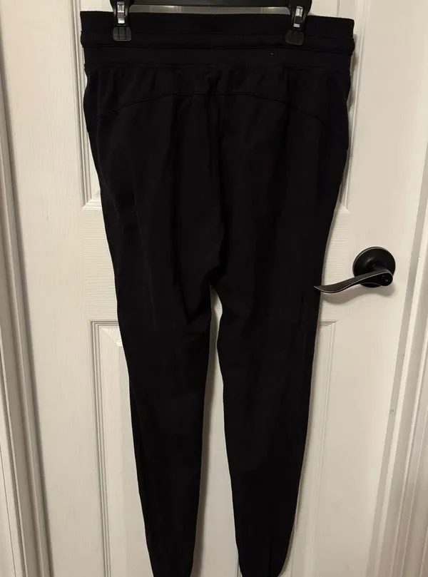 Lululemon On Track Jogger Black size 6 - Image 4