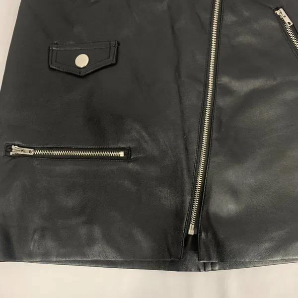 Forever 21 Women's Faux Black Leather Mini Skirt Size Small - Image 2