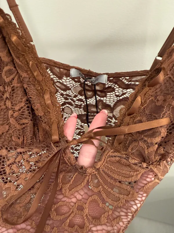 Mixology Brown Lace Crop Top Size Medium NWT - Image 3