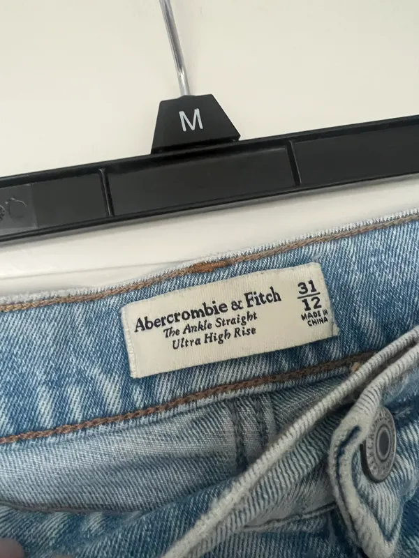 Abercrombie Jeans - Image 3