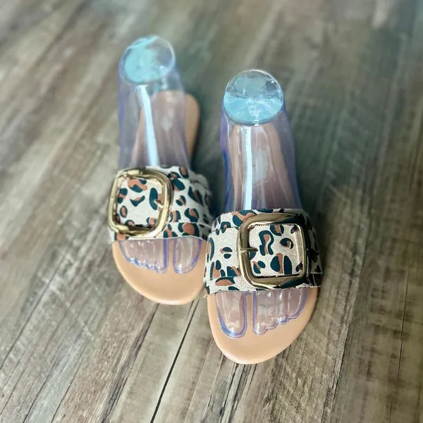 Leopard Print Slide Sandals with Buckle in Women's Size 5.5 Brand New - Image 7