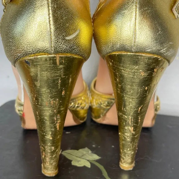 Coach Gold Leather‎ Heels - Image 4