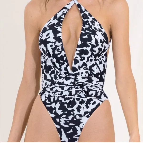 New! MAAJI Spot Butterfly Safari Plunge One Piece Reversible‎ Black White Medium - Image 11