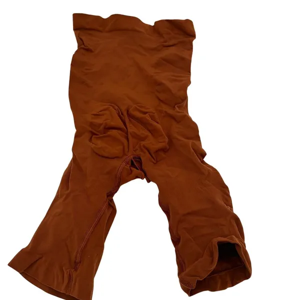 Skims Seamless Sculpt Sculpting Mid Thigh Short Size Medium NWOT - Image 4