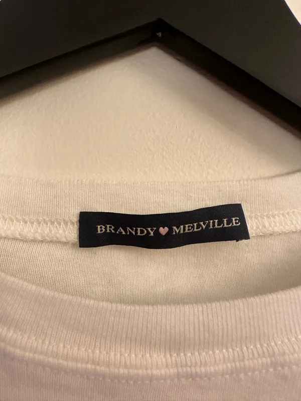 Brandy Melville Cotton White Long Sleeve - Image 3