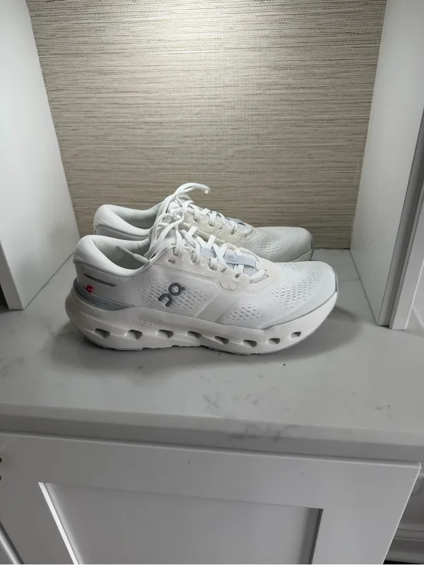 On Women's Cloudrunner 3 Running Shoes White Size 9.5 - Image 4