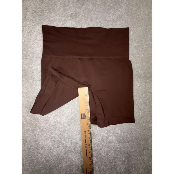 SKIMS Seamless Sculpt Mid Thigh Shorts Shapewear Cocoa Brown Women's M - Image 8