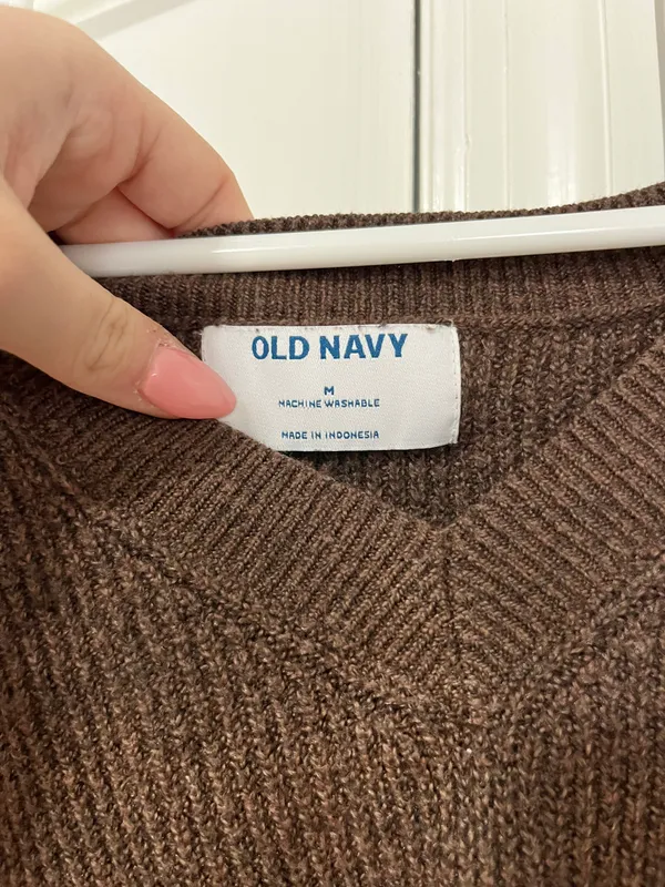 Old Navy Sweater - Image 3