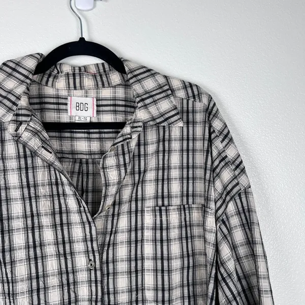 Urban Outfitter BDG Women's Oversized Plaid Button Up Sz XL - Image 3