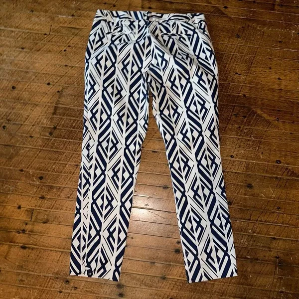 Banana Republic artsy blue & white size 6 business casual slacks - Image 3