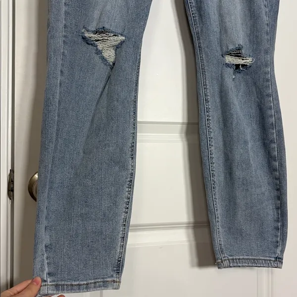 Mid Rise Control Top Distressed Skinny Jeans By Judy Blue Jb88797 - Image 4