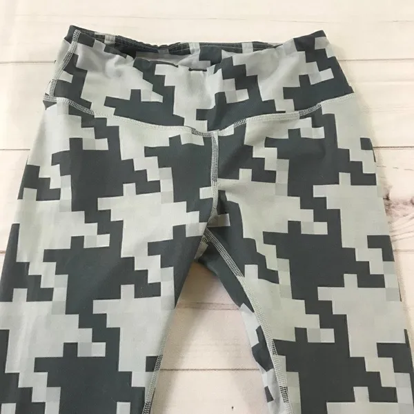 Alo Yoga Women Geometric Pattern Active Leggings XS - Image 7