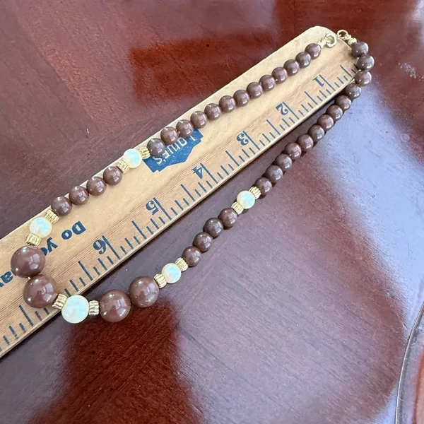 Vintage Brown Beads Necklace - Image 2