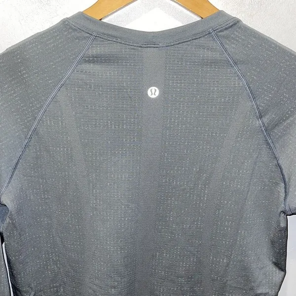 Lululemon Women Crew Neck Raglan Sleeve Swiftly‎ Tech Athletic Top Gray - Image 6