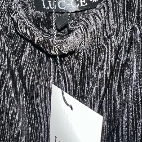 Elegant Black Pleated Jumpsuit Size M - Image 3