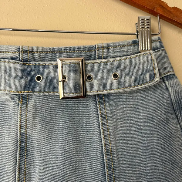 PrettyLittleThing Y2K Denim Buckle Micro Mini Skirt US Size 4 - Image 3