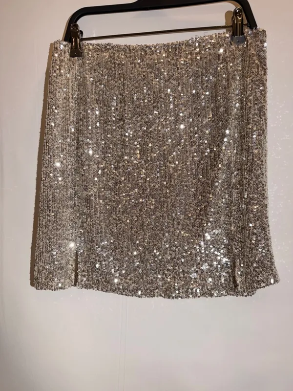 Love on a Hanger NWOT Silver Champagne Sequin Fringe Mini Skirt Sparkly Party Cocktail Size Small - Image 4