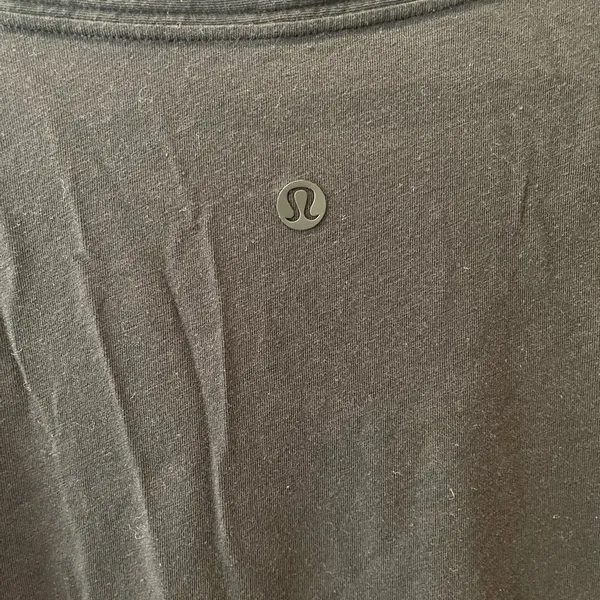 Lululemon V Neck Tee - Image 3