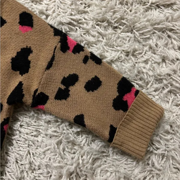Takeout Sweater Women’s Size XS Leopard Print 1/4 Sleeve Sweater - Tan and Pink - Image 7