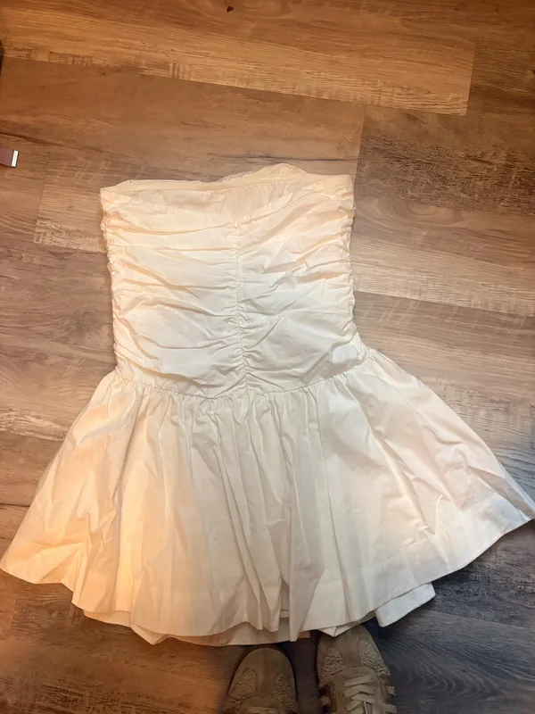 White Strapless Dress Size M - Image 2