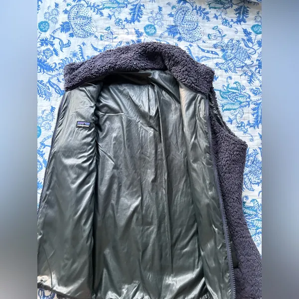 Patagonia fleece vest - Image 2