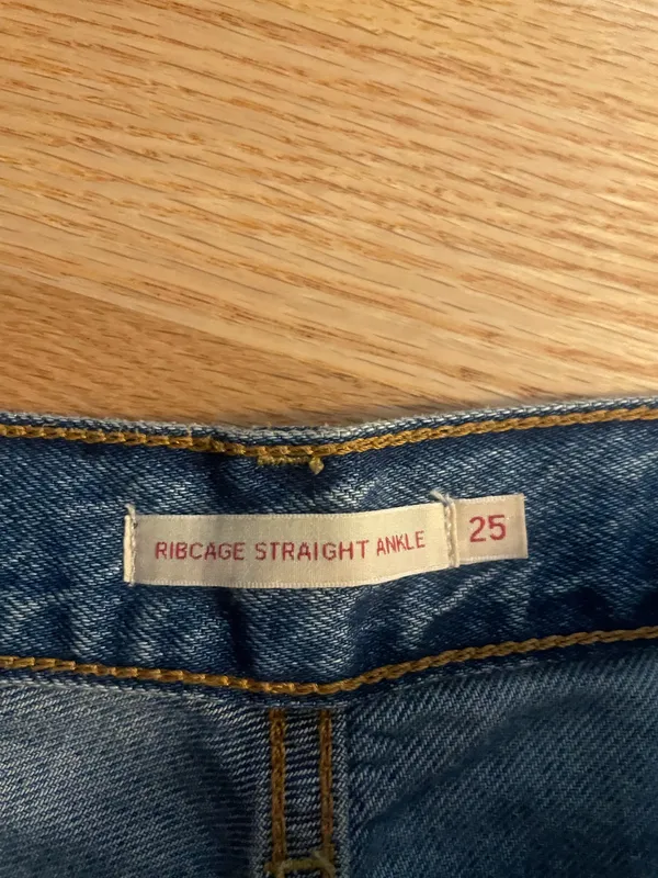 Levi’s Ribcage Ankle Straight Jeans - Image 2