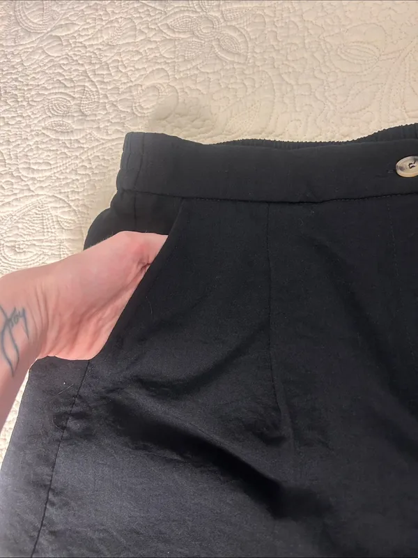 Classic Black Women's Bermuda Shorts Size L - Image 2