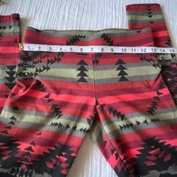 American Eagle Outfitters Aztec Red/Green Hi-Rise Leggings Women's Size Small - Image 3