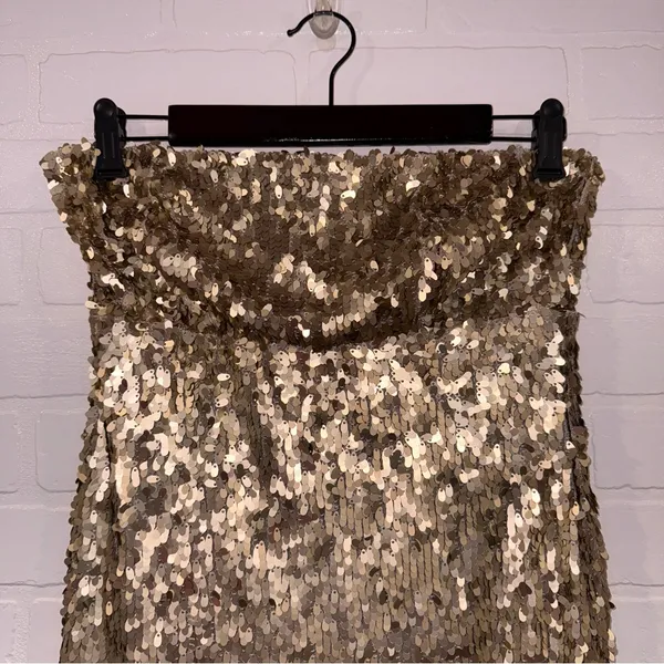 Sparkle & Fade Gold Sequin Strapless Party Dress - Image 4