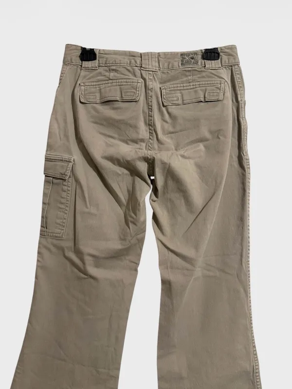 The North Face Women's Straight Leg Cargo Pants in Khaki - Image 5