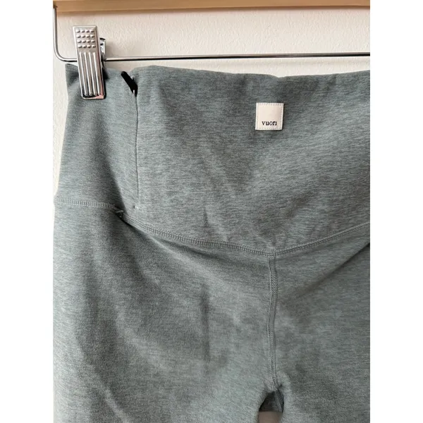 Vuori S Clean Elevation Leggings in Sea Foam Green - Image 7