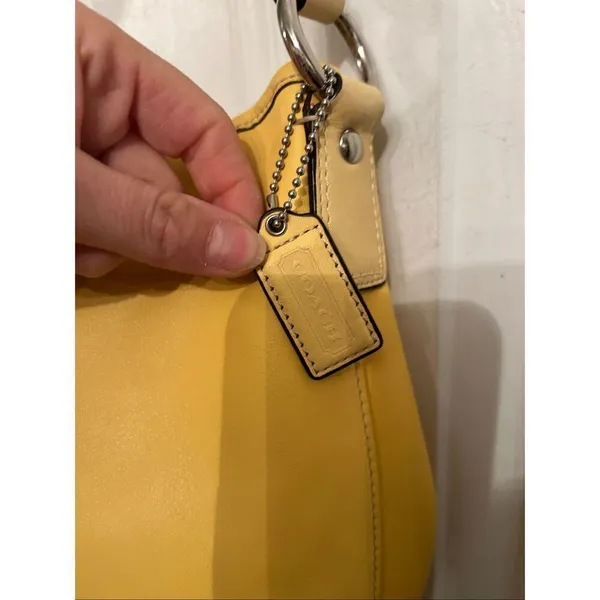 Coach F30904 Sarah Hobo Shoulder Bag Leather SV/Canary rare find boho - Image 4