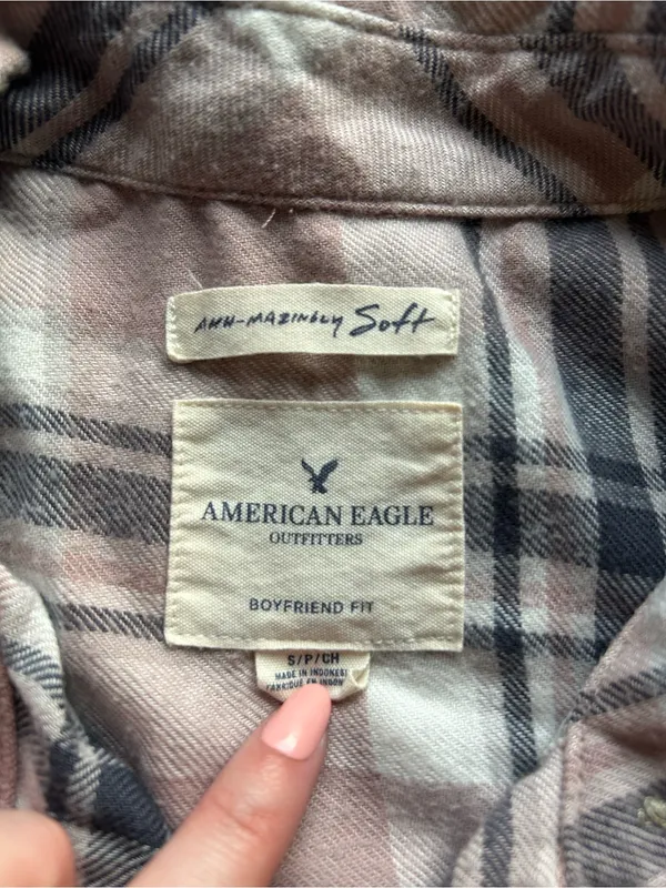American Eagle Outfitters Blush Pink and Gray Plaid Flannel - Image 3