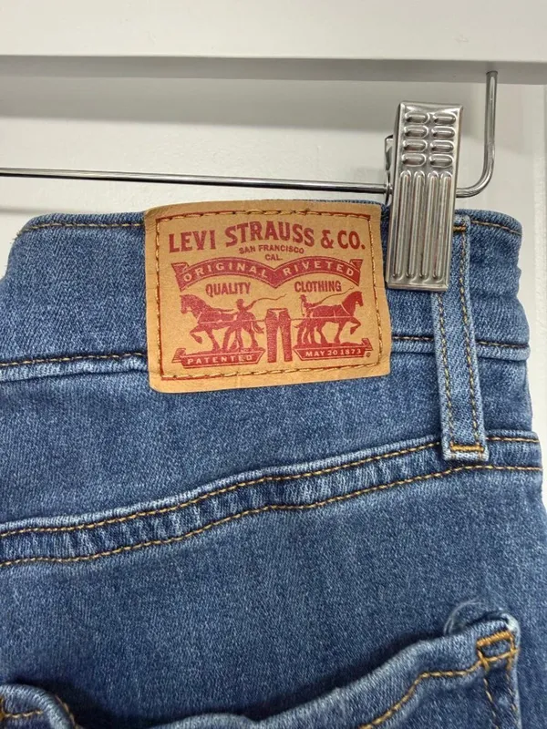 Levi’s 724 High Rise Straight Crop Jeans Size 29 Raw Hem - Image 6