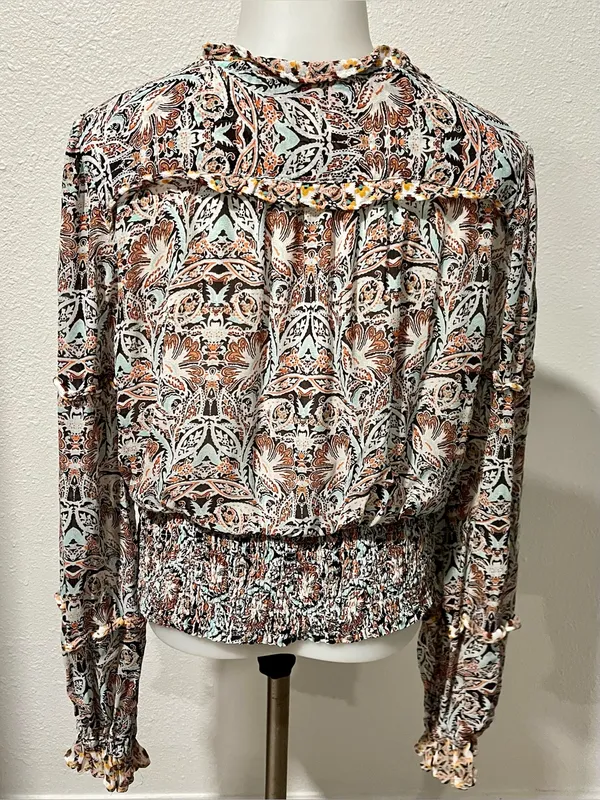 Anthropologie Printed Ruffle Crop Blouse Size Medium - Image 3