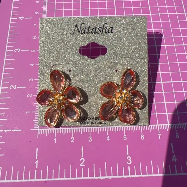 Natasha Gold tone Pink crystal flower earrings stud - Image 5