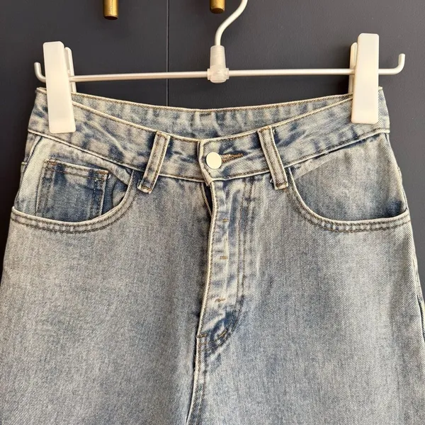 Unbranded Vintage High Rise Wide Leg Jeans 26x29.5 Actual Light Wash 100% Cotton - Image 2