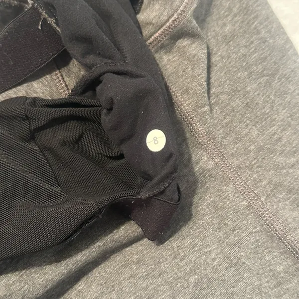Lululemon tank top size 8 - Image 4