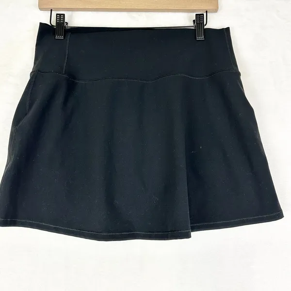 Vuori Women's Volley Skirt Size Medium Shorts Pocket High Rise Tennis Pickleball - Image 2