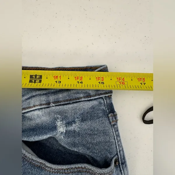 Kensie Vintage Luxe Distressed The Slim Straight Jean Light Wash Crop 31/12 GUC‎ - Image 9