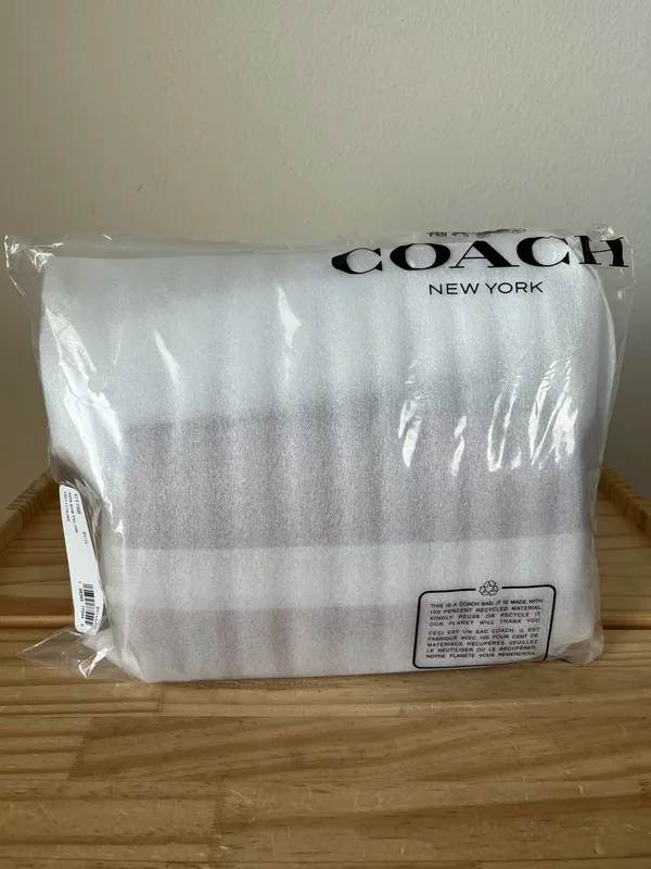 Coach Andrea Shoulder Bag - Image 15