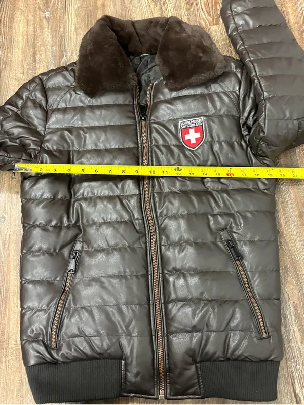 Woman’s Switzerland Patches Puffer Jacket Faux Fur Collar Medium Winter Warm - Image 7