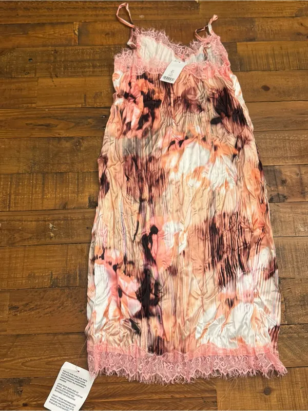 TOPSHOP Floral‎ Crinkle Lace Trim Slip Dress - Image 4