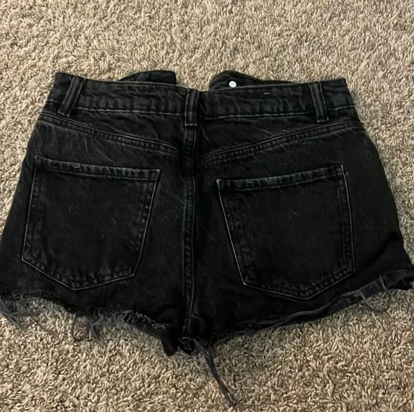 black jean shorts - Image 3