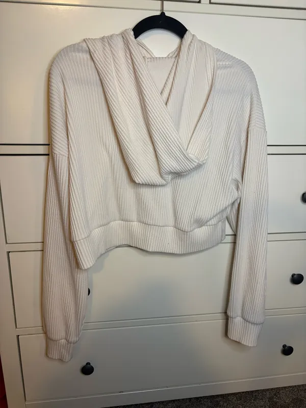 Alo Yoga Muse Hoodie Cropped Ribbed Sweatshirt and pants - Image 8