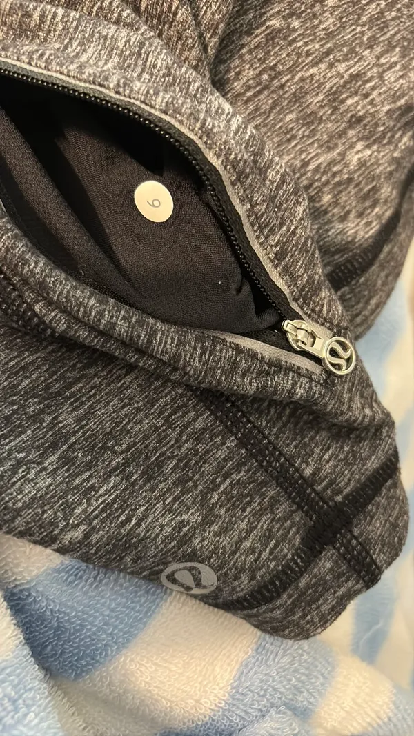 Lululemon shirt - Image 4