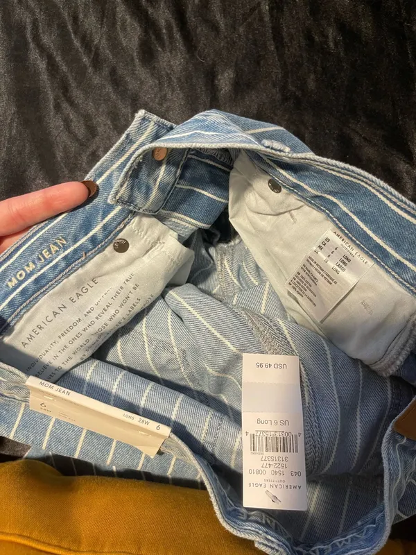 American Eagle Jeans - Image 4